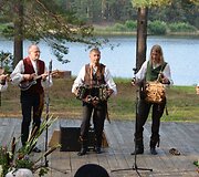 Festivalis &bdquo;Subatėlės vakarėly...&ldquo;: groja VYDRAGA