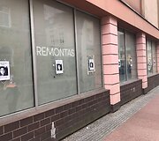 Vilniaus centre &ndash; filmo &bdquo;Čia buvo Sa&scaron;a&ldquo; plakatai