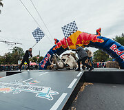 Kauną sudrebino įspūdingos &bdquo;Red Bull muilinių lenktynės&ldquo;