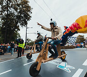 Kauną sudrebino įspūdingos &bdquo;Red Bull muilinių lenktynės&ldquo;