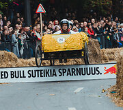 Kauną sudrebino įspūdingos &bdquo;Red Bull muilinių lenktynės&ldquo;