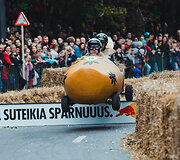 Kauną sudrebino įspūdingos &bdquo;Red Bull muilinių lenktynės&ldquo;
