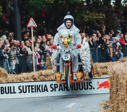 Kauną sudrebino įspūdingos &bdquo;Red Bull muilinių lenktynės&ldquo;