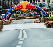 Kauną sudrebino įspūdingos &bdquo;Red Bull muilinių lenktynės&ldquo;