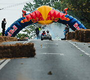 Kauną sudrebino įspūdingos &bdquo;Red Bull muilinių lenktynės&ldquo;