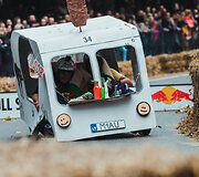 Kauną sudrebino įspūdingos &bdquo;Red Bull muilinių lenktynės&ldquo;