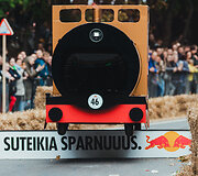Kauną sudrebino įspūdingos &bdquo;Red Bull muilinių lenktynės&ldquo;