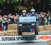 Kauną sudrebino įspūdingos &bdquo;Red Bull muilinių lenktynės&ldquo;