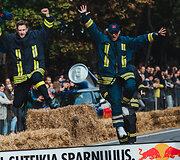 Kauną sudrebino įspūdingos &bdquo;Red Bull muilinių lenktynės&ldquo;