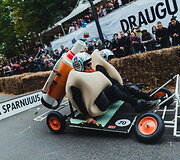 Kauną sudrebino įspūdingos &bdquo;Red Bull muilinių lenktynės&ldquo;
