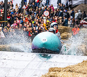 Kauną sudrebino įspūdingos &bdquo;Red Bull muilinių lenktynės&ldquo;