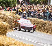 Kauną sudrebino įspūdingos &bdquo;Red Bull muilinių lenktynės&ldquo;
