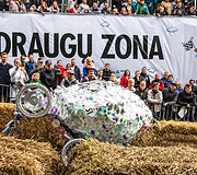 Kauną sudrebino įspūdingos &bdquo;Red Bull muilinių lenktynės&ldquo;