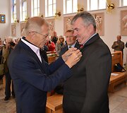 Sidabrinės bitės meras sega SIDABRINĘ BITĘ Jonui Bajoriūnui