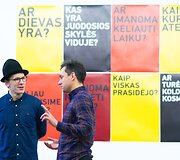 Vilniuje vienai dienai atidarytas Stepheno Hawkingo knygai skirtas knygynas