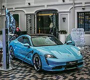 Vilniuje pristatyti elektromobilis &bdquo;Porsche Taycan&ldquo;