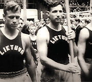 XV SSRS bokso čempionato atidarymas. Žygiuoja Lietuvos SSR komanda. Pirmas i&scaron; kairės &ndash; Algirdas &Scaron;ocikas. 1949 m. liepos 10 d.