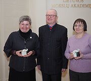 Apdovanoti lietuvių kalbos puoselėtojai