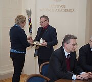 Apdovanoti lietuvių kalbos puoselėtojai
