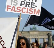 De&scaron;imtys tūkstančių žmonių Berlyne dalyvavo demonstracijoje prie&scaron; rasizmą
