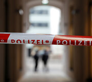 Vienos centre pa&scaron;auti du asmenys