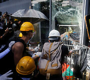 Protestas Honkonge minint perdavimo Kinijai metines