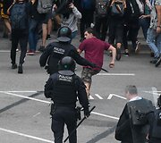 Ispanijos policija susirėmė su separatistų demonstrantais prie Barselonos oro uosto