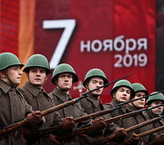Maskvos Raudonojoje aik&scaron;tėje surengta 1941-ųjų karinio parado reinscenizacija