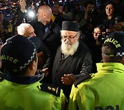 Sakartvelo kra&scaron;tutinių de&scaron;iniųjų grupės protestuoja prie&scaron; filmo apie gėjus premjerą
