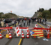 Katalonų separatistai užblokavo Ispaniją ir Prancūziją jungiančius greitkelius