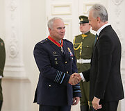 Valstybės apdovanojimų įteikimo ceremonija Lietuvos Respublikos Prezidento rūmuose