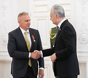 Valstybės apdovanojimų įteikimo ceremonija Lietuvos Respublikos Prezidento rūmuose
