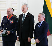 Valstybės apdovanojimų įteikimo ceremonija Lietuvos Respublikos Prezidento rūmuose