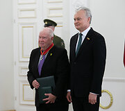 Valstybės apdovanojimų įteikimo ceremonija Lietuvos Respublikos Prezidento rūmuose