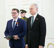 Valstybės apdovanojimų įteikimo ceremonija Lietuvos Respublikos Prezidento rūmuose