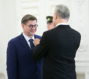 Valstybės apdovanojimų įteikimo ceremonija Lietuvos Respublikos Prezidento rūmuose