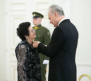 Valstybės apdovanojimų įteikimo ceremonija Lietuvos Respublikos Prezidento rūmuose