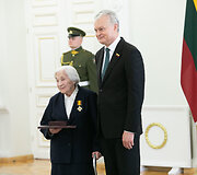 Valstybės apdovanojimų įteikimo ceremonija Lietuvos Respublikos Prezidento rūmuose