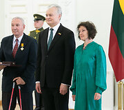 Valstybės apdovanojimų įteikimo ceremonija Lietuvos Respublikos Prezidento rūmuose