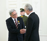 Valstybės apdovanojimų įteikimo ceremonija Lietuvos Respublikos Prezidento rūmuose
