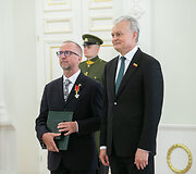 Valstybės apdovanojimų įteikimo ceremonija Lietuvos Respublikos Prezidento rūmuose