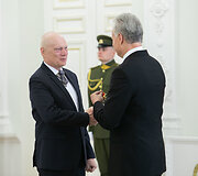 Valstybės apdovanojimų įteikimo ceremonija Lietuvos Respublikos Prezidento rūmuose