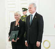 Birutė Statkevičienė, Gitanas Nausėda