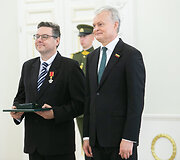 Valstybės apdovanojimų įteikimo ceremonija Lietuvos Respublikos Prezidento rūmuose