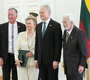 Valstybės apdovanojimų įteikimo ceremonija Lietuvos Respublikos Prezidento rūmuose