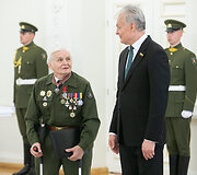 Valstybės apdovanojimų įteikimo ceremonija Lietuvos Respublikos Prezidento rūmuose