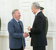 Valstybės apdovanojimų įteikimo ceremonija Lietuvos Respublikos Prezidento rūmuose