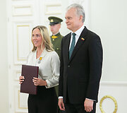Valstybės apdovanojimų įteikimo ceremonija Lietuvos Respublikos Prezidento rūmuose