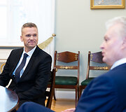 Virginijus Kulikauskas, Gitanas Nausėda