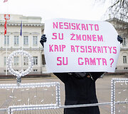 Prie Prezidentūros vyko profesinių sąjungų protestas dėl Povilo Poderskio kandidatūros